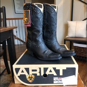 Ariat Women’s Rhinestone Cowgirl Boots NIB Sz 9